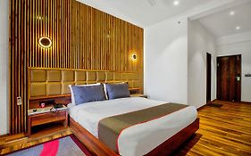 Oyo Flagship 45131 Rajgreen Celebration Hotel Surat India